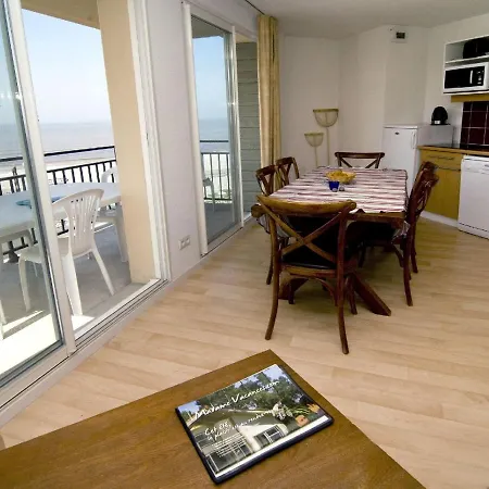 Comfortably Furnished With A Balcony Or Terrace Cayeux-sur-Mer