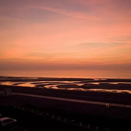 Comfortably Furnished With A Balcony Or Terrace * Cayeux-sur-Mer